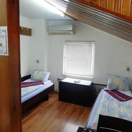 Guest Room Asparuh Trojan Zewnętrze zdjęcie