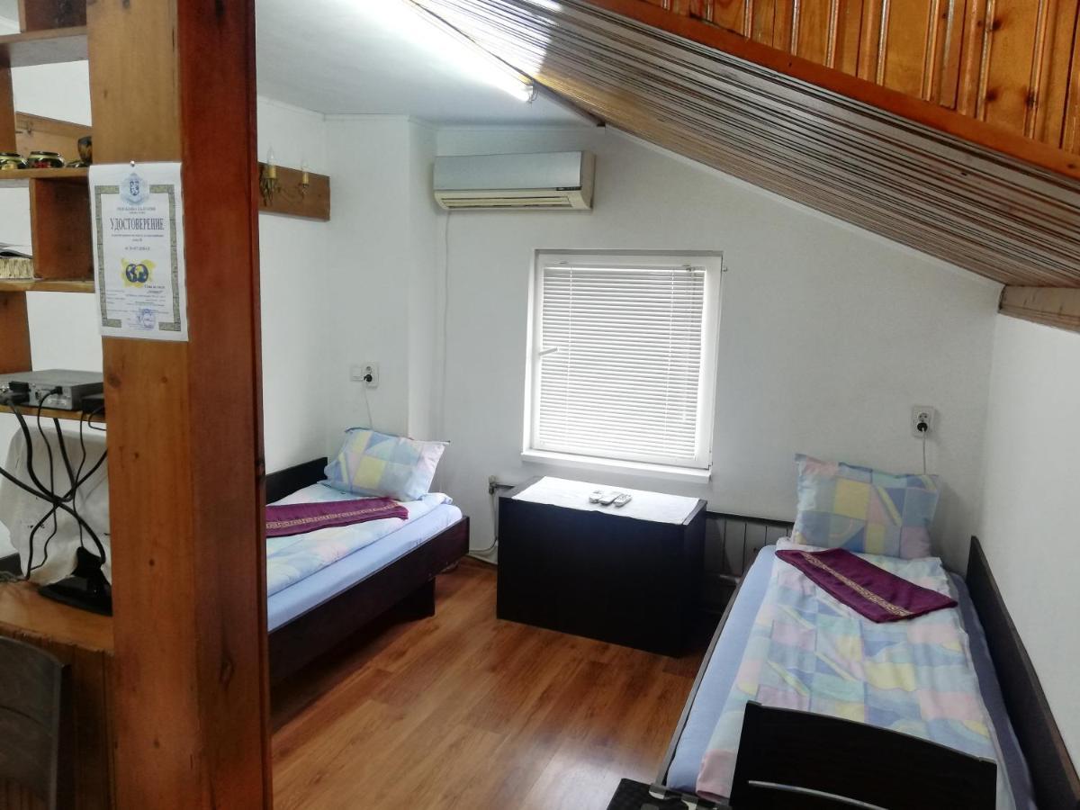 Guest Room Asparuh Trojan Zewnętrze zdjęcie